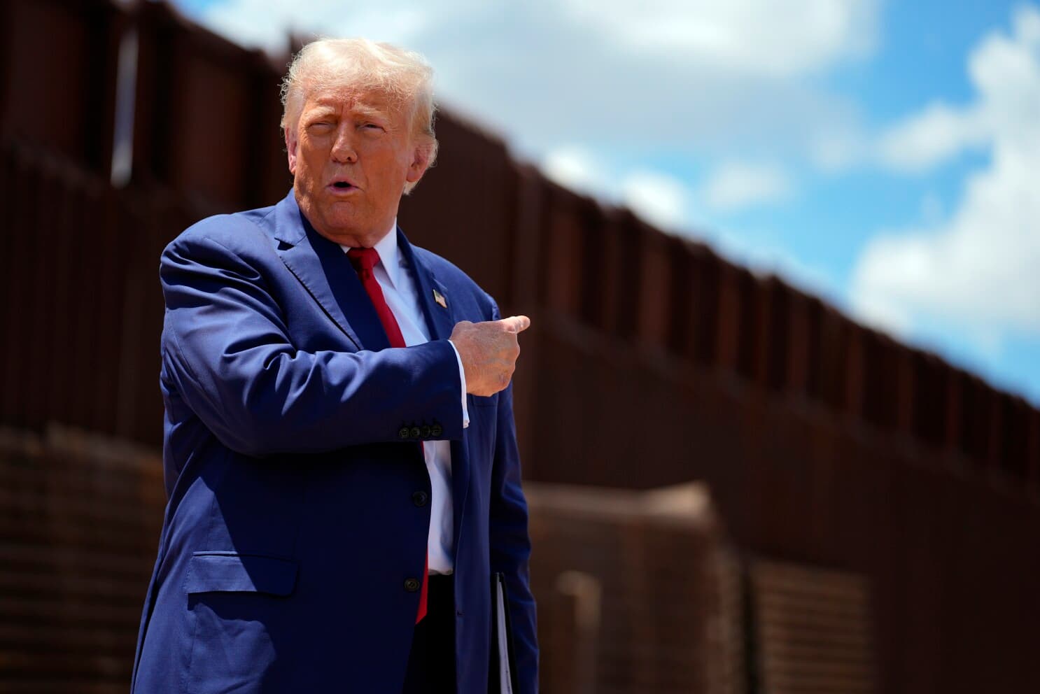 Will Trump deport 750,000 or more people in 2025?